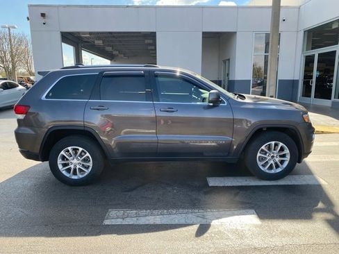 Used 2021 Jeep Grand Cherokee Laredo X image 9