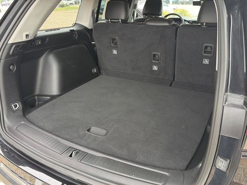 Used 2023 Jeep Grand Cherokee Limited w/ Luxury Tech Group II image 17