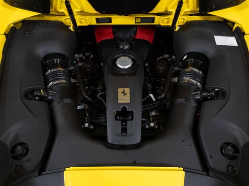 Used 2022 Ferrari F8 Tributo image 20