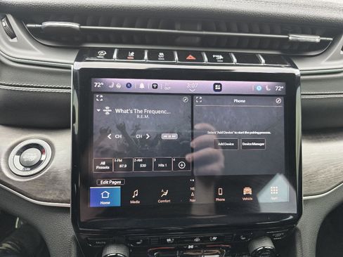 Used 2023 Jeep Grand Cherokee L Limited w/ Luxury Tech Group II image 18