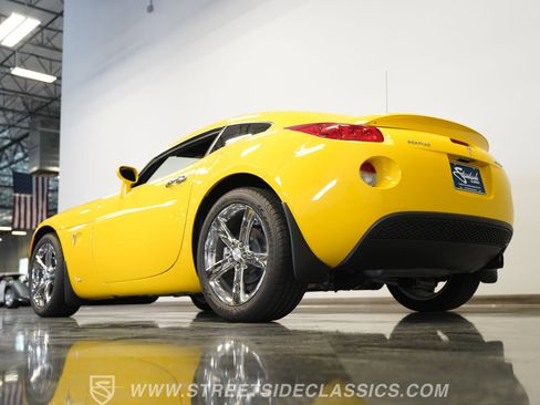 Used 2009 Pontiac Solstice Coupe w/ Premium Package image 12