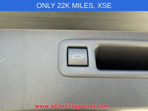 Used 2023 Toyota Highlander XSE AWD/4WD image 10