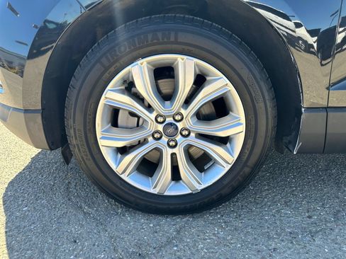 Used 2022 Ford Edge Titanium w/ Equipment Group 301A AWD/4WD image 33