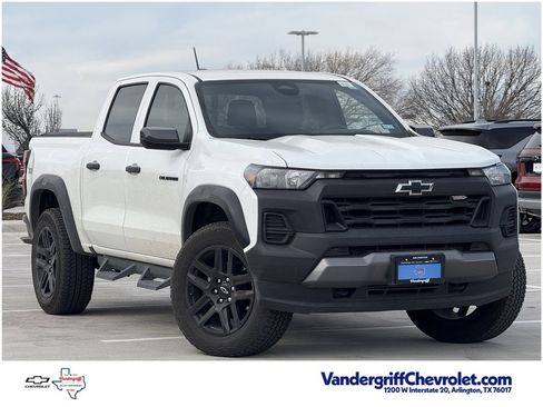 Used 2025 Chevrolet Colorado Trail Boss image 1