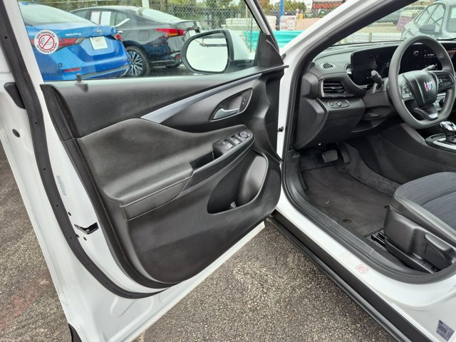 Used 2026 Buick Envista Preferred FWD image 9