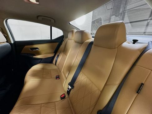 Used 2023 Nissan Sentra SV w/ SV Premium Package FWD image 32