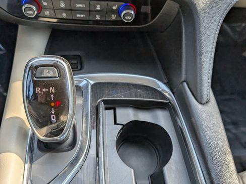 Used 2020 Buick Enclave Premium w/ Sun and Sites Package image 27