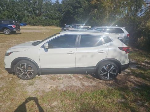 Used 2021 Nissan Rogue Sport SL w/ Premium Package image 7