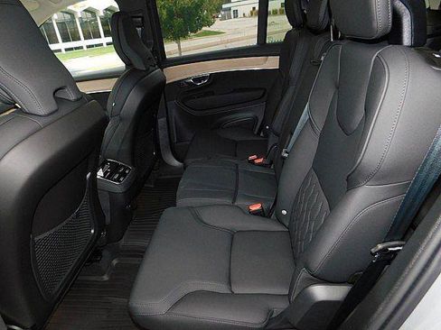 New 2026 Volvo XC90 B6 Plus w/ Protection Package Premier AWD/4WD image 14