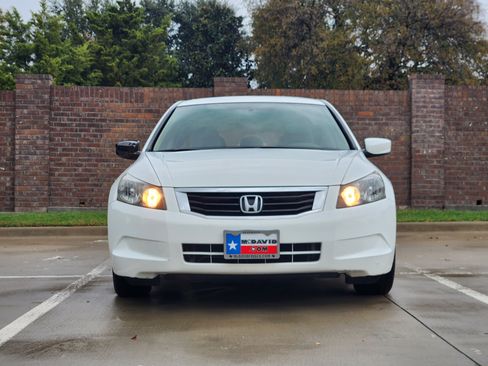Used 2010 Honda Accord LX-P image 2