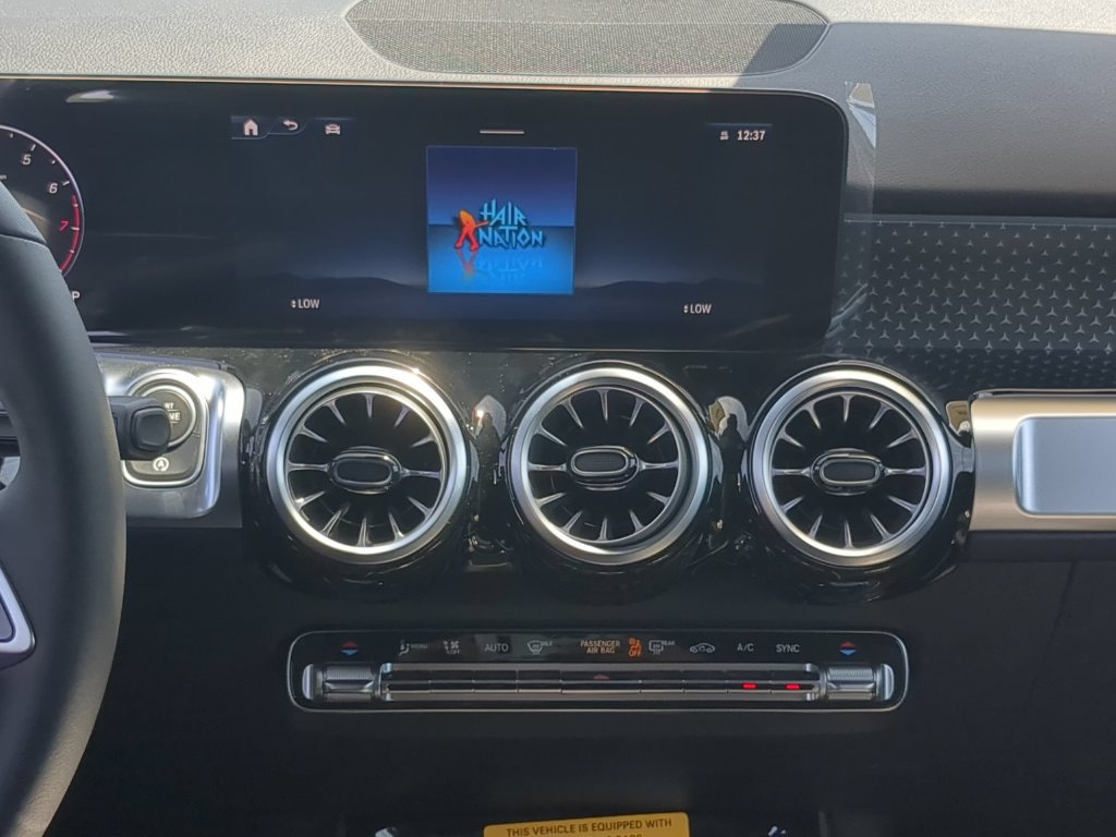 Used 2024 Mercedes-Benz GLB 250 4MATIC image 14