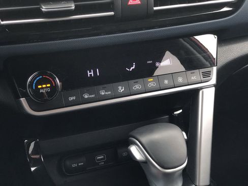 Used 2022 Kia Seltos Nightfall Edition image 22