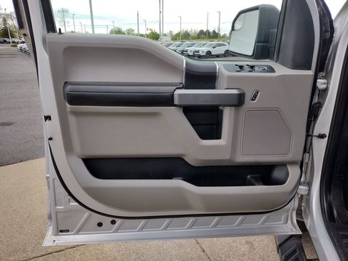 Used 2017 Ford F150 XLT w/ Equipment Group 301A Mid AWD/4WD image 9