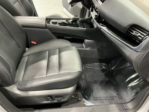 Used 2023 Nissan Rogue SL w/ SL Premium Package image 25