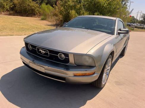 Used 2008 Ford Mustang Coupe RWD image 2