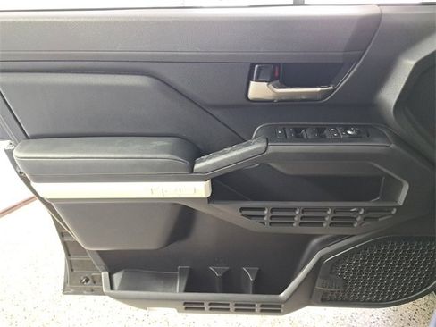 Used 2024 Toyota Tacoma TRD Off-Road image 21