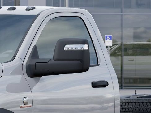 New 2025 RAM 5500 4x4 Regular Cab image 12