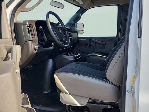 Used 2025 GMC Savana 2500 w/ Driver Convenience Package RWD image 13