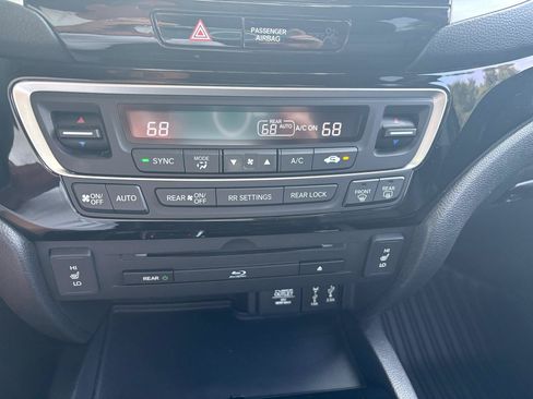 Used 2017 Honda Pilot Touring image 22