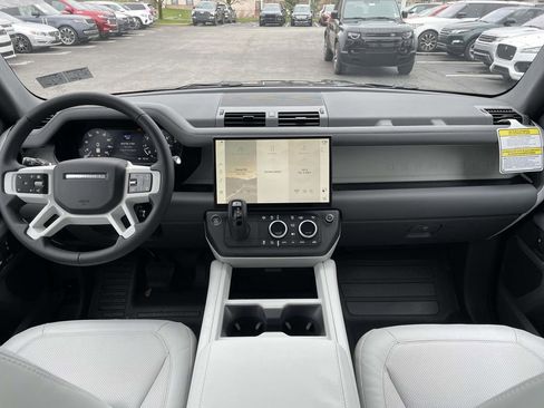 New 2026 Land Rover Defender 110 X-Dynamic SE AWD/4WD image 22