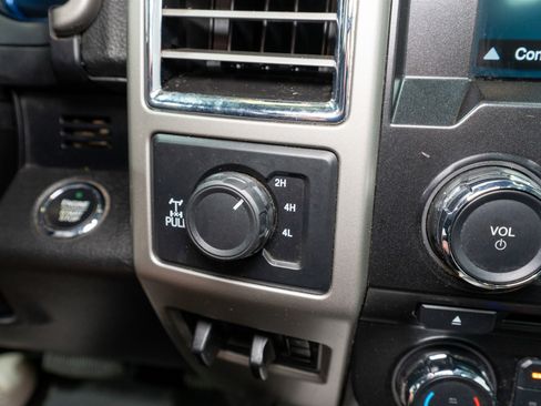 Used 2017 Ford F250 Lariat w/ Lariat Ultimate Package AWD/4WD image 26