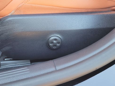 Used 2023 Mercedes-Benz C 300 C 300 image 19