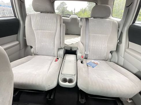 Used 2011 Toyota Highlander 4WD image 16