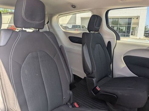 Used 2021 Chrysler Voyager LX FWD image 31