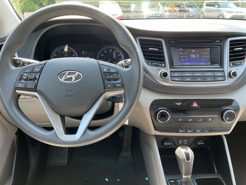 Used 2018 Hyundai Tucson SE image 16