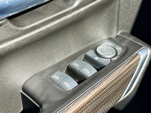 Used 2022 Chevrolet Silverado 1500 RST image 17