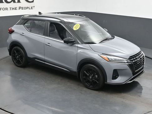 Used 2023 Nissan Kicks SR w/ SR Premium Package FWD image 48