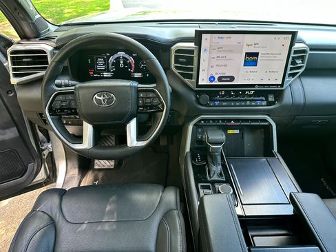 Used 2023 Toyota Tundra Platinum AWD/4WD image 35