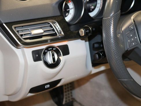 Used 2015 Mercedes-Benz E 350 Sedan image 49
