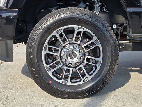 Used 2024 Ford F250 Limited image 10