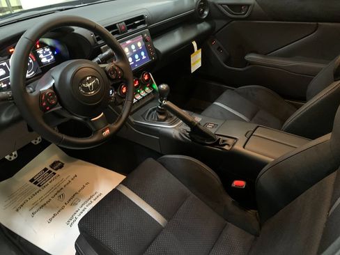 Used 2026 Toyota GR86 Premium w/ ALL Weather Mat Package (TMS) RWD image 11