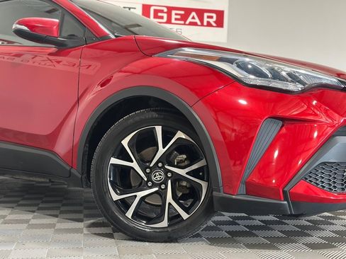 Used 2021 Toyota C-HR XLE image 3