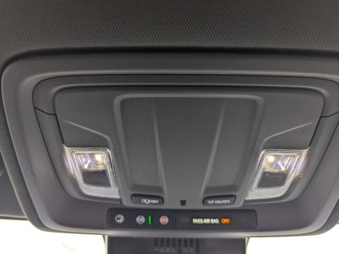 Used 2025 Chevrolet Silverado 1500 LT image 24