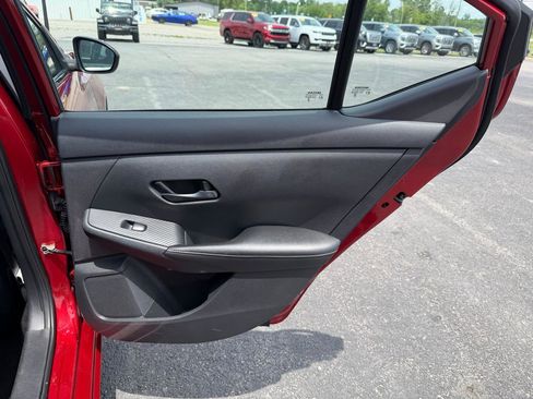 Used 2024 Nissan Sentra SV FWD image 17