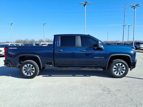 Used 2022 Chevrolet Silverado 2500 Custom w/ Custom Value Package image 2