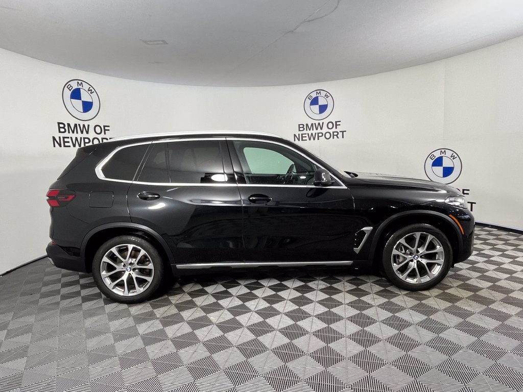 Certified 2024 BMW X5 xDrive40i w/ Parking Assistance Package AWD/4WD image 6