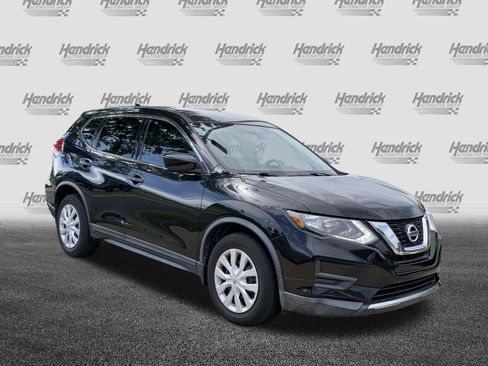 Used 2017 Nissan Rogue S FWD image 2
