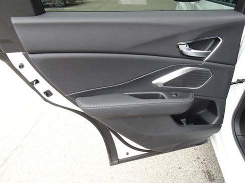 Used 2025 Acura RDX SH-AWD image 16