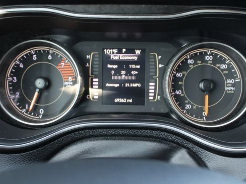 Used 2020 Jeep Cherokee Latitude Plus AWD/4WD image 30
