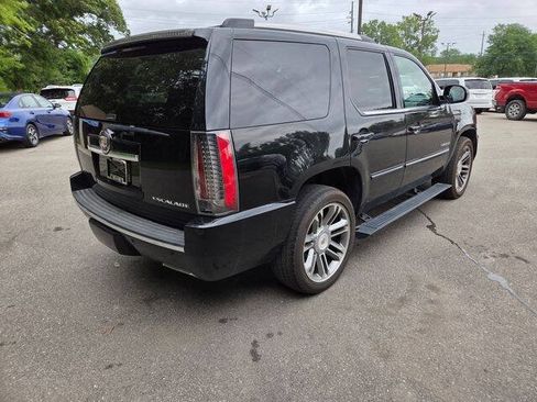 Used 2013 Cadillac Escalade Premium AWD/4WD image 6