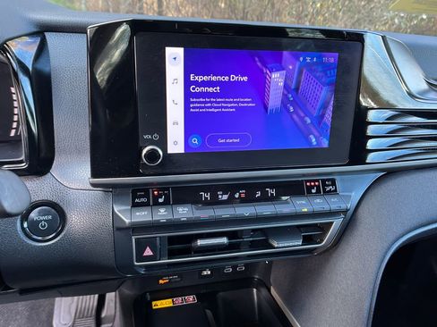 Used 2025 Toyota Camry LE w/ Convenience Package image 16