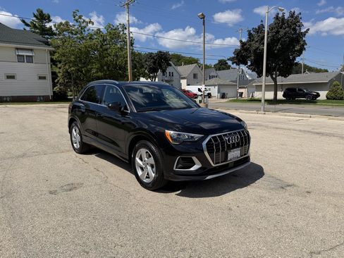Used 2020 Audi Q3 2.0T Premium w/ Convenience Package AWD/4WD image 1