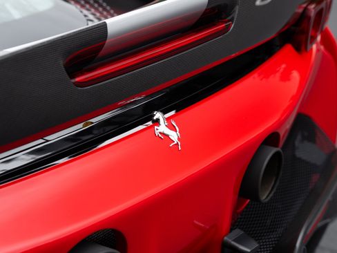 Used 2024 Ferrari SF90 Spider image 26