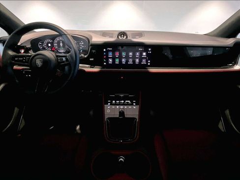 Used 2025 Porsche Cayenne Turbo image 17