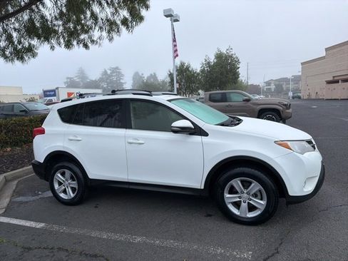 Used 2013 Toyota RAV4 XLE image 4