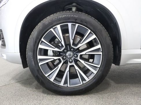 Used 2022 Volvo XC90 T6 Momentum w/ Advanced Package AWD/4WD image 5